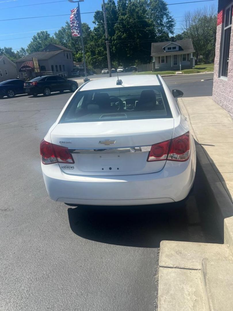 2016 WHITE CHEVROLET CRUZE LIMITED LS (1G1PC5SH7G7) with an 1.8L engine, Automatic transmission, located at 3100 Covert Avenue, Evansville, IN, 47714, (812) 473-4492, 37.955418, -87.512238 - Photo#3