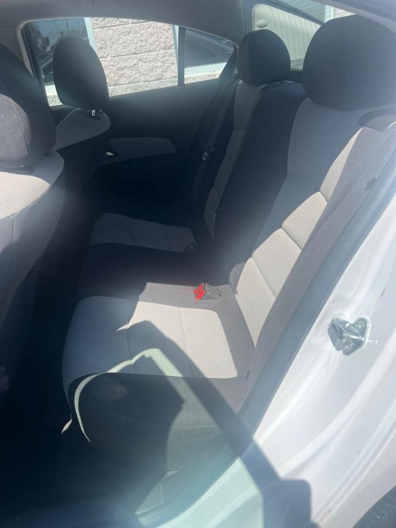 2016 WHITE CHEVROLET CRUZE LIMITED LS (1G1PC5SH7G7) with an 1.8L engine, Automatic transmission, located at 3100 Covert Avenue, Evansville, IN, 47714, (812) 473-4492, 37.955418, -87.512238 - Photo#6