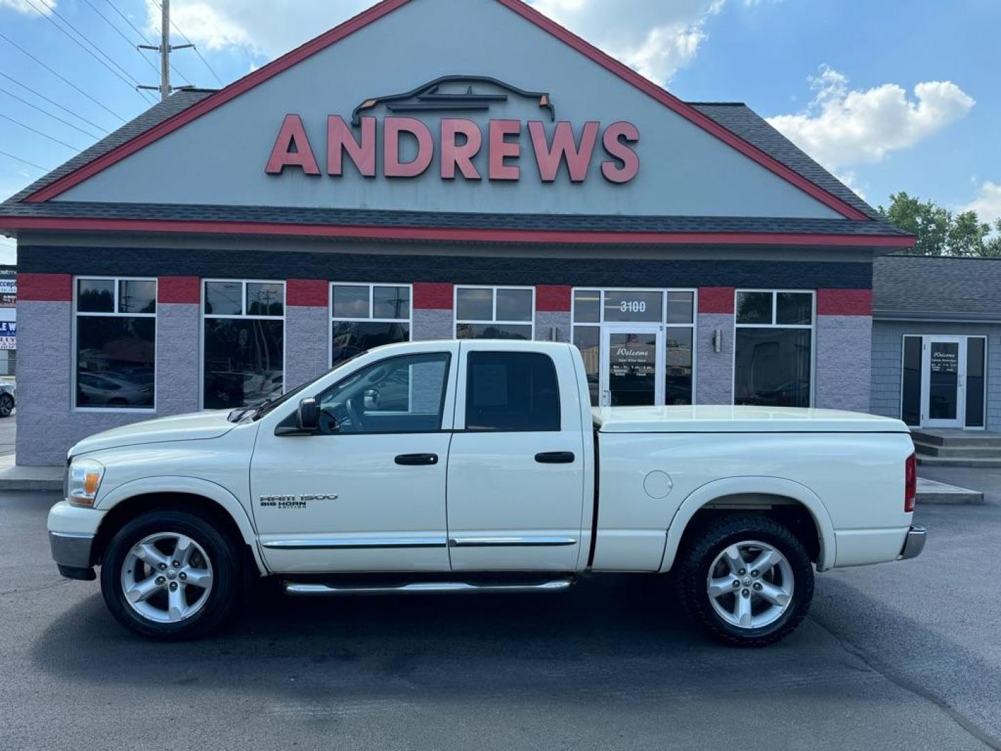 2006 WHITE DODGE RAM 1500 ST (1D7HA18N86J) with an 4.7L engine, Automatic transmission, located at 3100 Covert Avenue, Evansville, IN, 47714, (812) 473-4492, 37.955418, -87.512238 - Photo#0