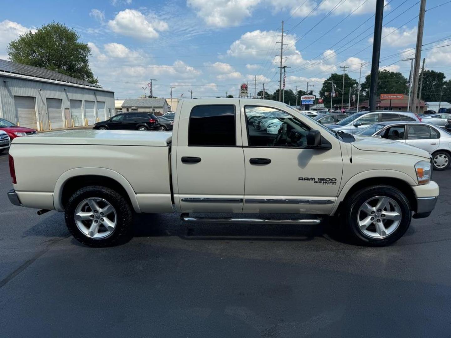 2006 WHITE DODGE RAM 1500 ST (1D7HA18N86J) with an 4.7L engine, Automatic transmission, located at 3100 Covert Avenue, Evansville, IN, 47714, (812) 473-4492, 37.955418, -87.512238 - Photo#2