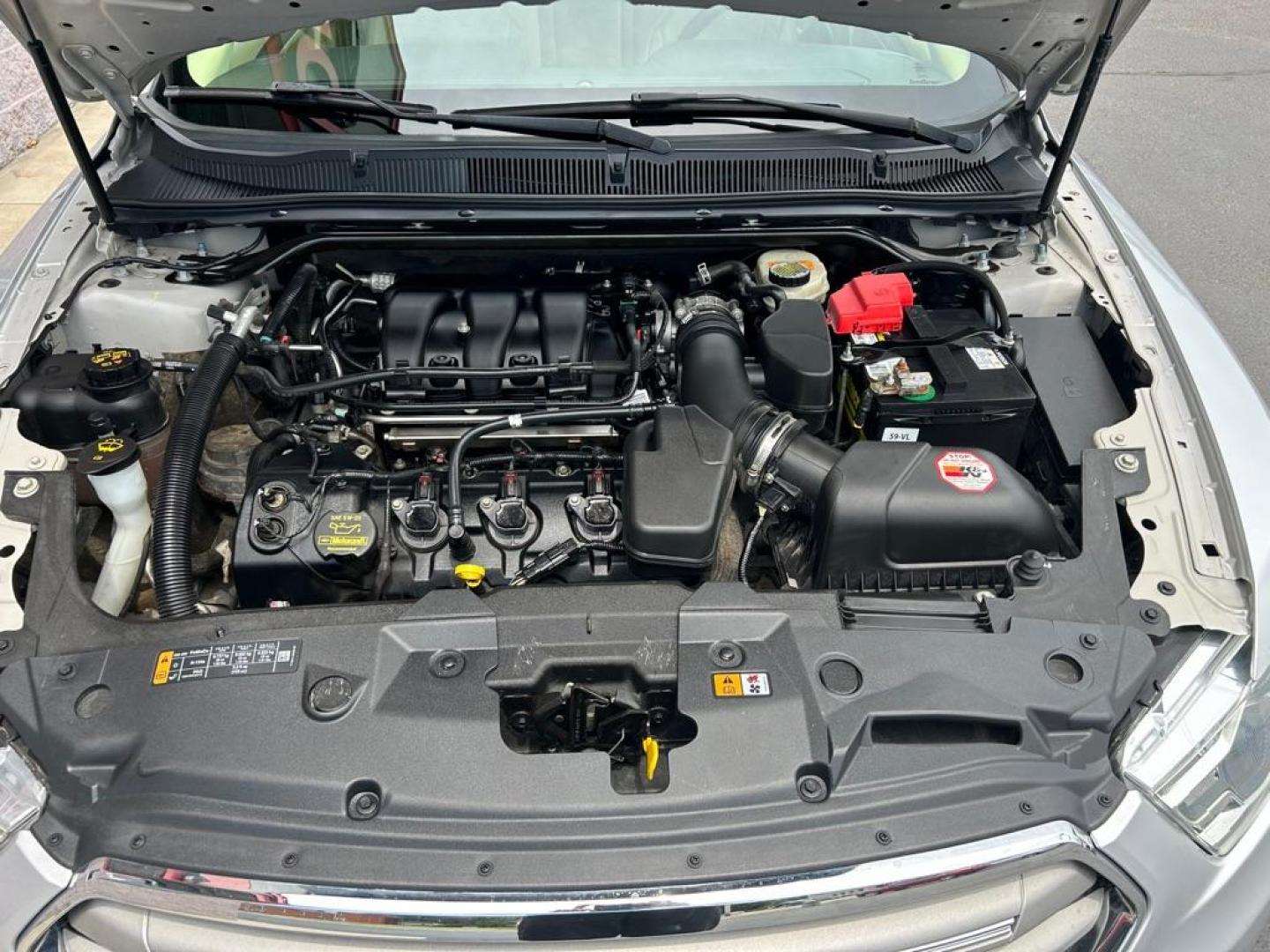 2013 SILVER FORD TAURUS SEL (1FAHP2E81DG) with an 3.5L engine, Automatic transmission, located at 3100 Covert Avenue, Evansville, IN, 47714, (812) 473-4492, 37.955418, -87.512238 - Photo#3