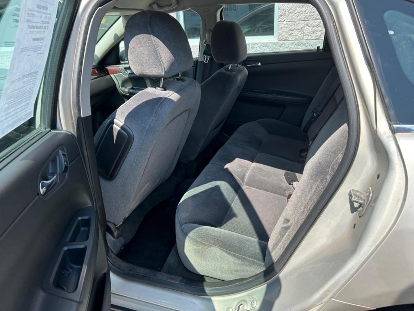 2010 GOLD CHEVROLET IMPALA LT (2G1WB5EK5A1) with an 3.5L engine, Automatic transmission, located at 3100 Covert Avenue, Evansville, IN, 47714, (812) 473-4492, 37.955418, -87.512238 - Photo#5