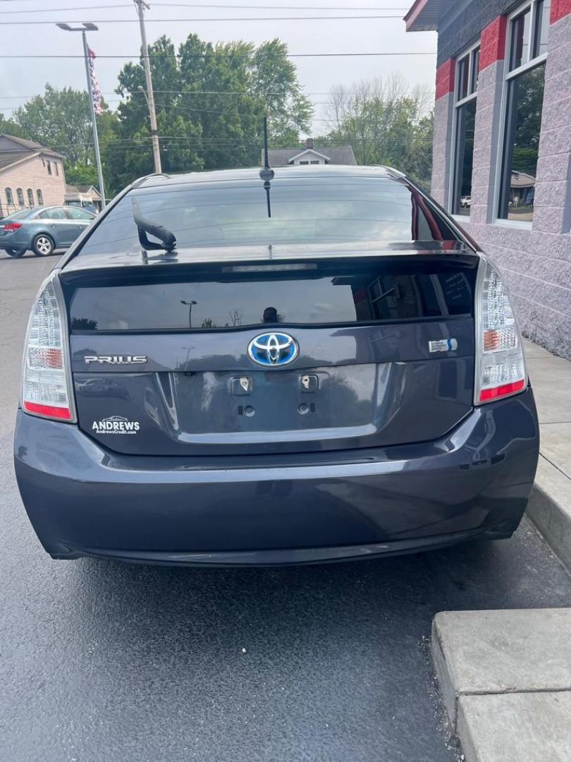 2011 GRAY TOYOTA PRIUS (JTDKN3DU3B5) with an 1.8L engine, Continuously Variable transmission, located at 3100 Covert Avenue, Evansville, IN, 47714, (812) 473-4492, 37.955418, -87.512238 - Photo#3