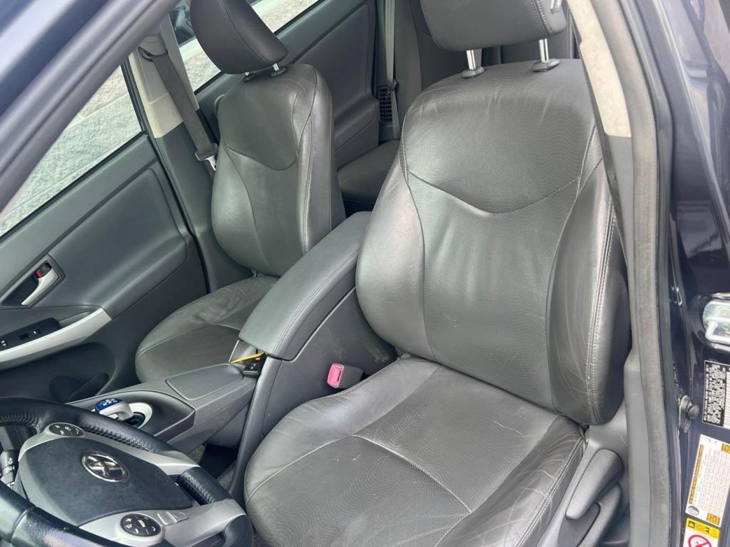2011 GRAY TOYOTA PRIUS (JTDKN3DU3B5) with an 1.8L engine, Continuously Variable transmission, located at 3100 Covert Avenue, Evansville, IN, 47714, (812) 473-4492, 37.955418, -87.512238 - Photo#5