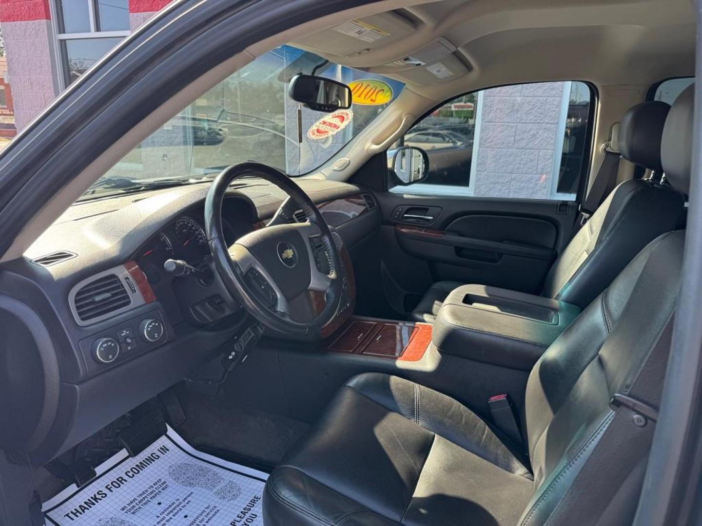 2010 GRAY CHEVROLET AVALANCHE LTZ (3GNVKGE05AG) with an 5.3L engine, Automatic transmission, located at 3100 Covert Avenue, Evansville, IN, 47714, (812) 473-4492, 37.955418, -87.512238 - Photo#4