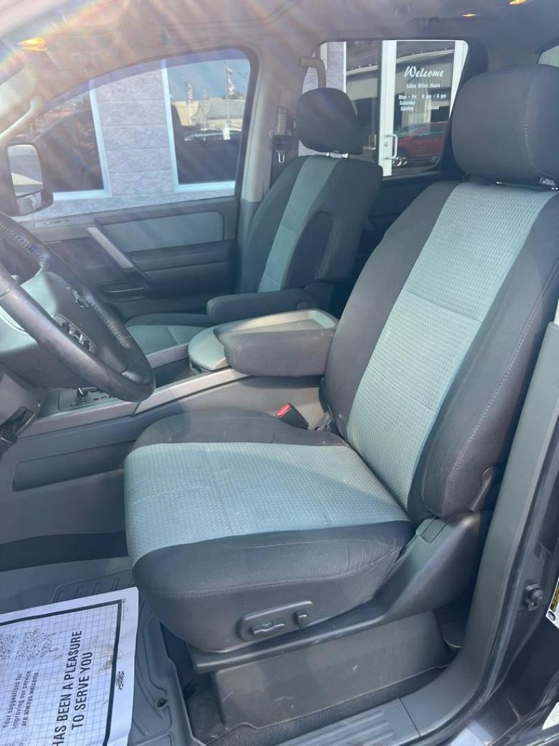 2006 GRAY NISSAN TITAN XE (1N6AA07B66N) with an 5.6L engine, Automatic transmission, located at 3100 Covert Avenue, Evansville, IN, 47714, (812) 473-4492, 37.955418, -87.512238 - Photo#6