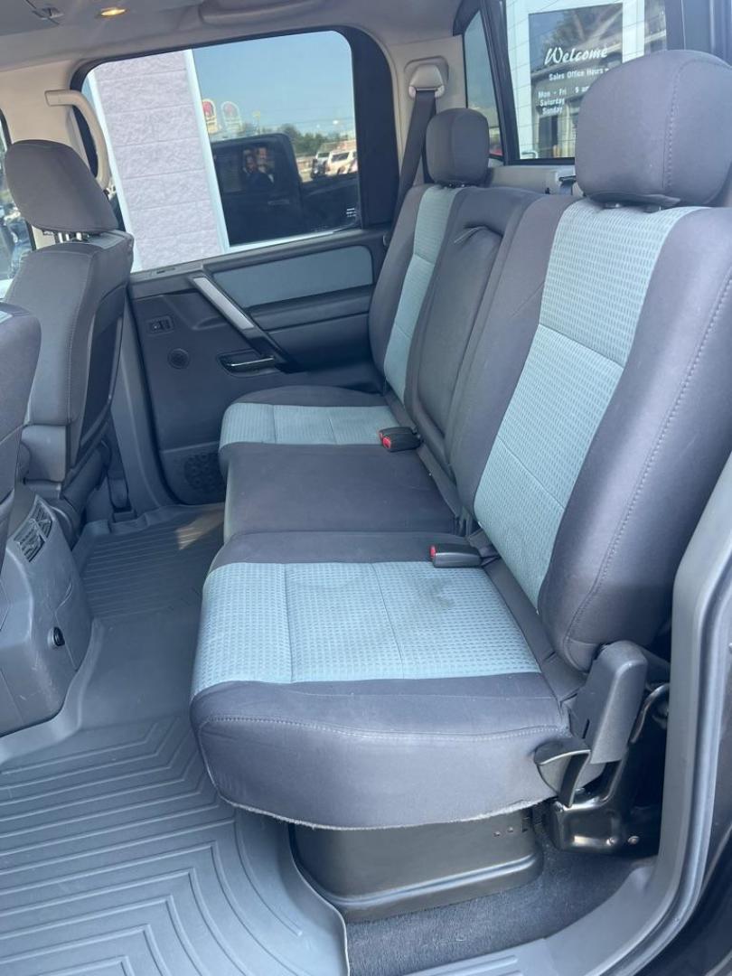 2006 GRAY NISSAN TITAN XE (1N6AA07B66N) with an 5.6L engine, Automatic transmission, located at 3100 Covert Avenue, Evansville, IN, 47714, (812) 473-4492, 37.955418, -87.512238 - Photo#7