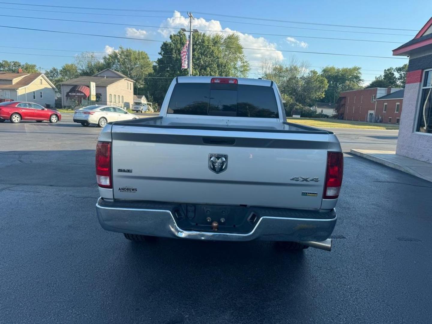 2009 SILVER DODGE RAM 1500 (1D3HV18PX9S) with an 4.7L engine, Automatic transmission, located at 3100 Covert Avenue, Evansville, IN, 47714, (812) 473-4492, 37.955418, -87.512238 - Photo#3