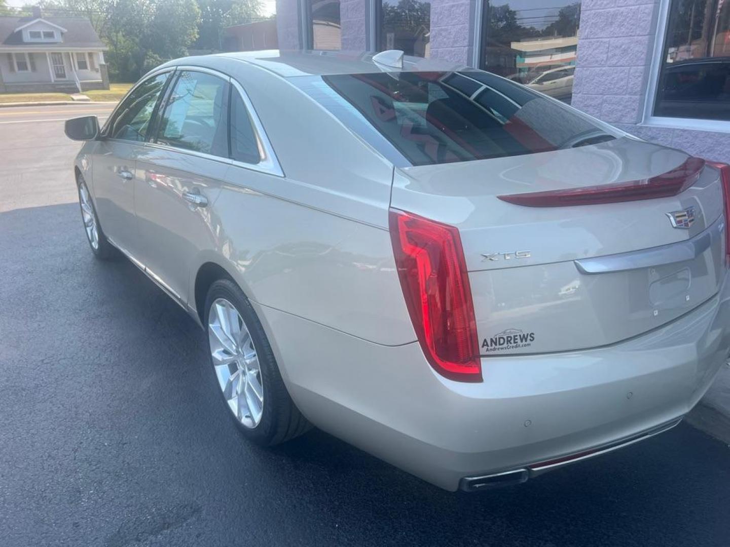 2016 GOLD CADILLAC XTS LUXURY COLLECTION (2G61M5S36G9) with an 3.6L engine, Automatic transmission, located at 3100 Covert Avenue, Evansville, IN, 47714, (812) 473-4492, 37.955418, -87.512238 - Photo#3