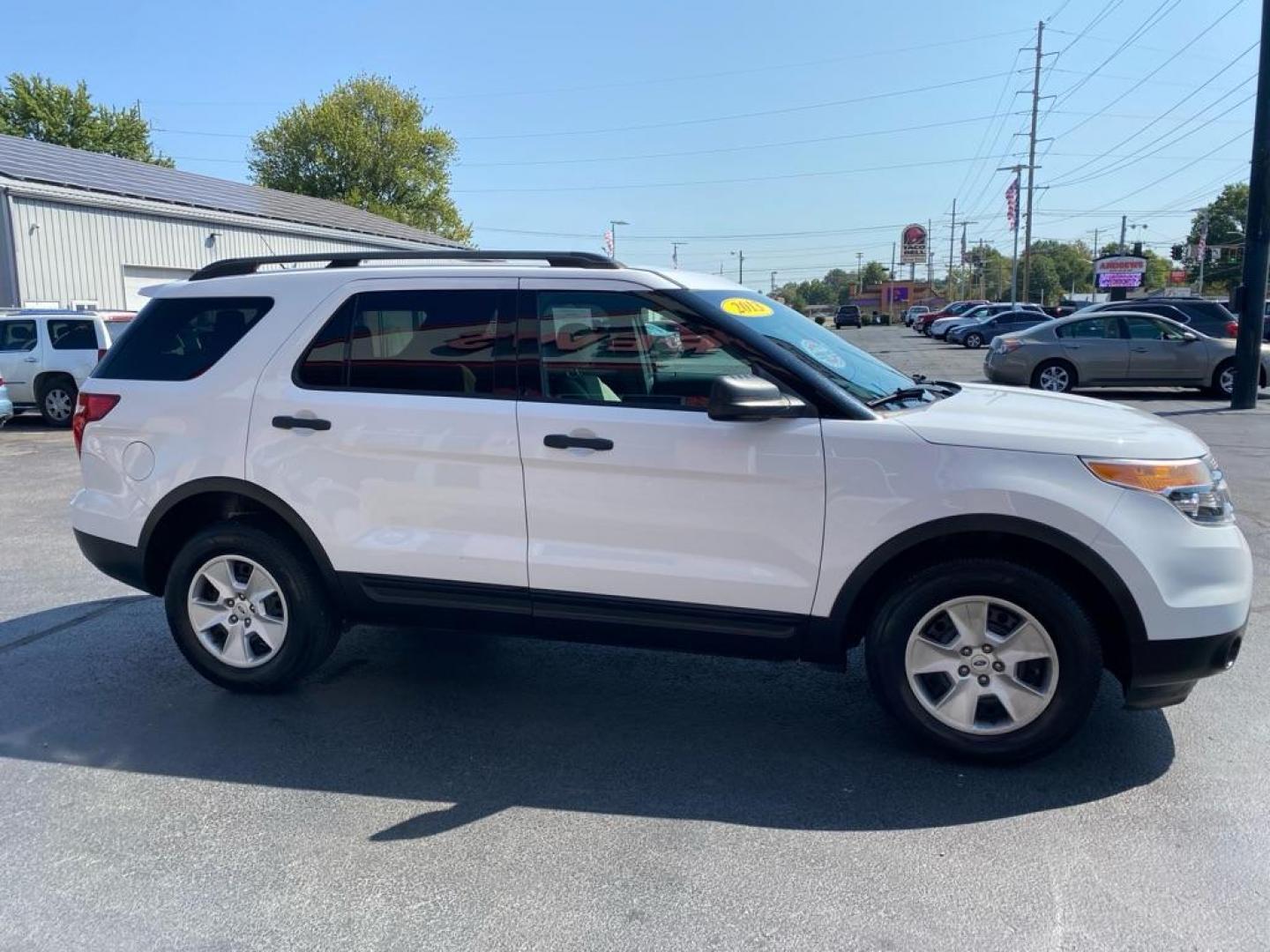 2013 WHITE FORD EXPLORER (1FM5K8B85DG) with an 3.5L engine, Automatic transmission, located at 3100 Covert Avenue, Evansville, IN, 47714, (812) 473-4492, 37.955418, -87.512238 - Photo#2