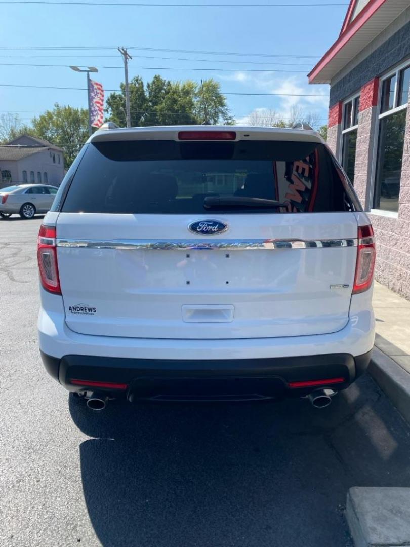 2013 WHITE FORD EXPLORER (1FM5K8B85DG) with an 3.5L engine, Automatic transmission, located at 3100 Covert Avenue, Evansville, IN, 47714, (812) 473-4492, 37.955418, -87.512238 - Photo#3