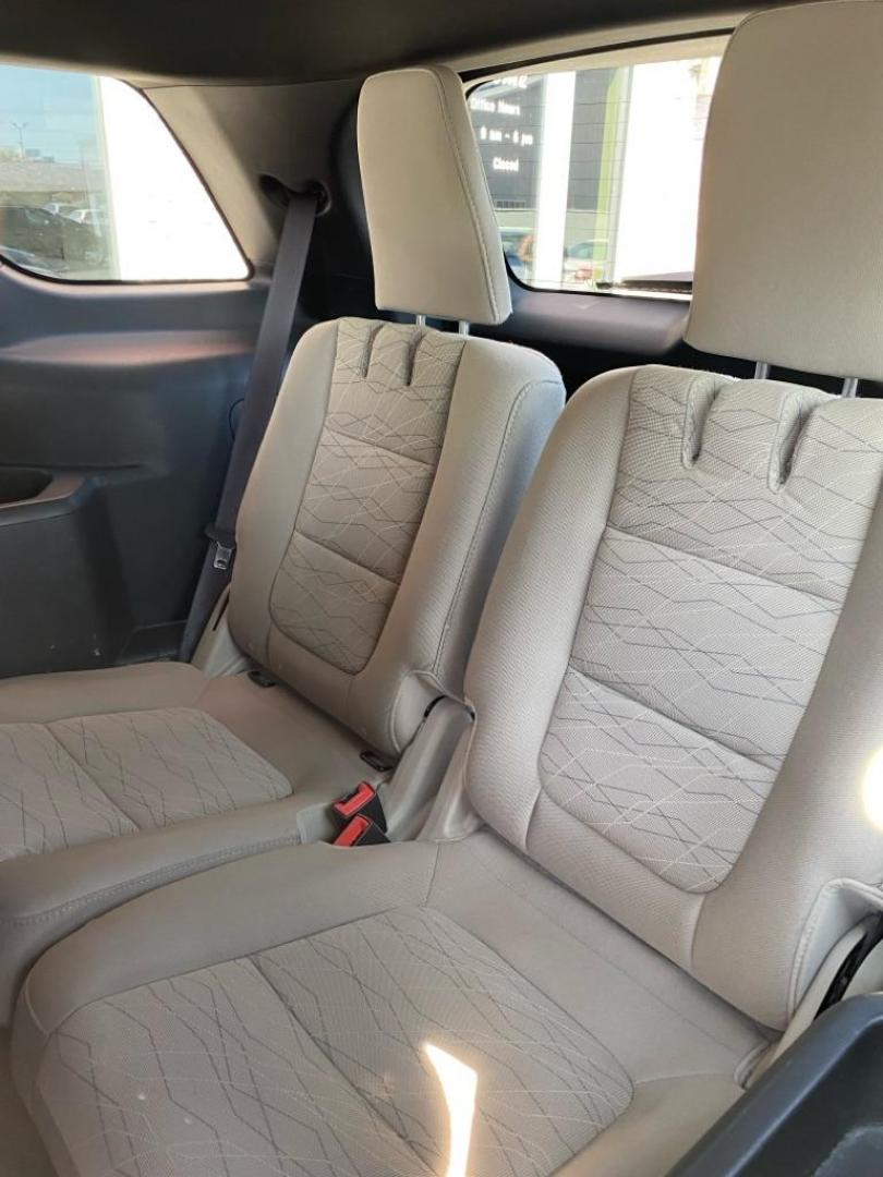 2013 WHITE FORD EXPLORER (1FM5K8B85DG) with an 3.5L engine, Automatic transmission, located at 3100 Covert Avenue, Evansville, IN, 47714, (812) 473-4492, 37.955418, -87.512238 - Photo#6