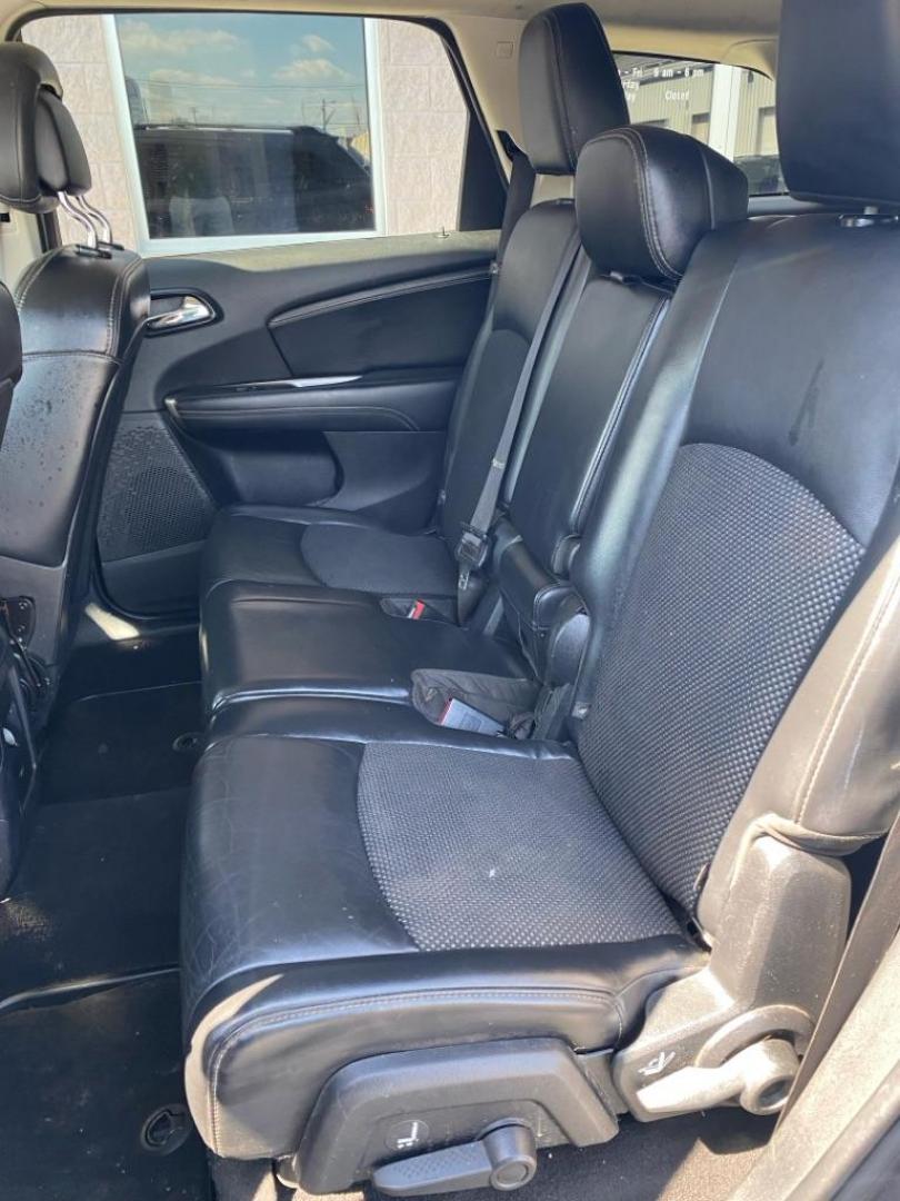 2015 GREY DODGE JOURNEY CROSSROAD (3C4PDCGB3FT) with an 2.4L engine, Automatic transmission, located at 3100 Covert Avenue, Evansville, IN, 47714, (812) 473-4492, 37.955418, -87.512238 - Photo#5