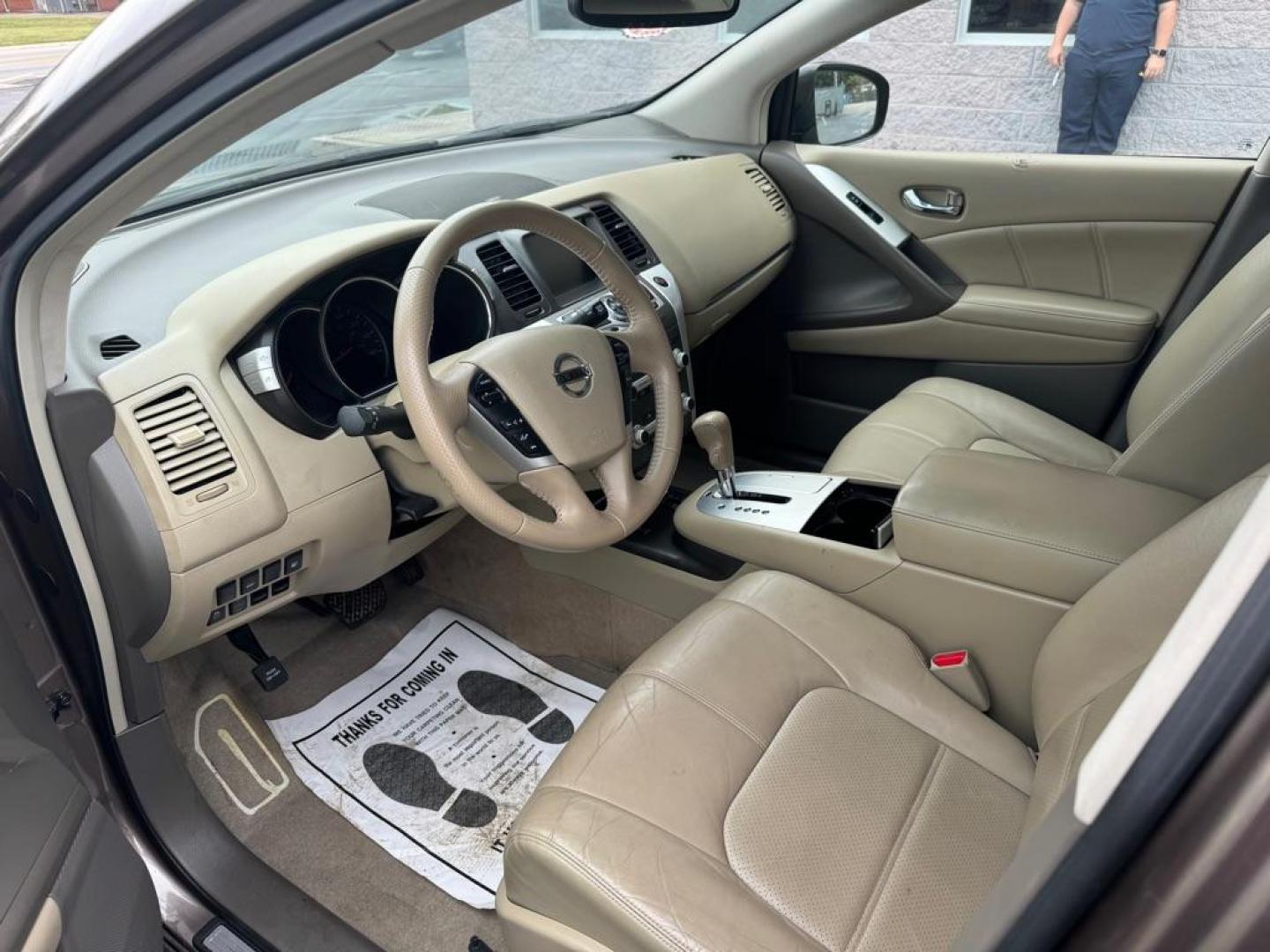 2013 BRONZE NISSAN MURANO S (JN8AZ1MW3DW) with an 3.5L engine, Automatic transmission, located at 3100 Covert Avenue, Evansville, IN, 47714, (812) 473-4492, 37.955418, -87.512238 - Photo#4