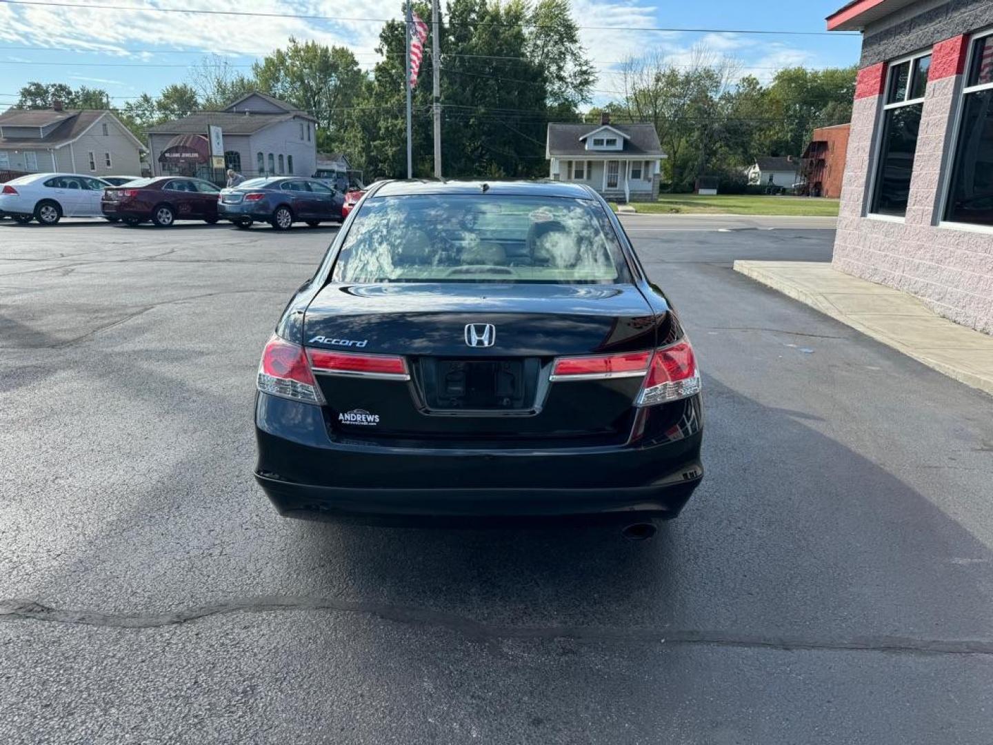 2011 BLACK HONDA ACCORD EXL (1HGCP2F88BA) with an 2.4L engine, Automatic transmission, located at 3100 Covert Avenue, Evansville, IN, 47714, (812) 473-4492, 37.955418, -87.512238 - Photo#3