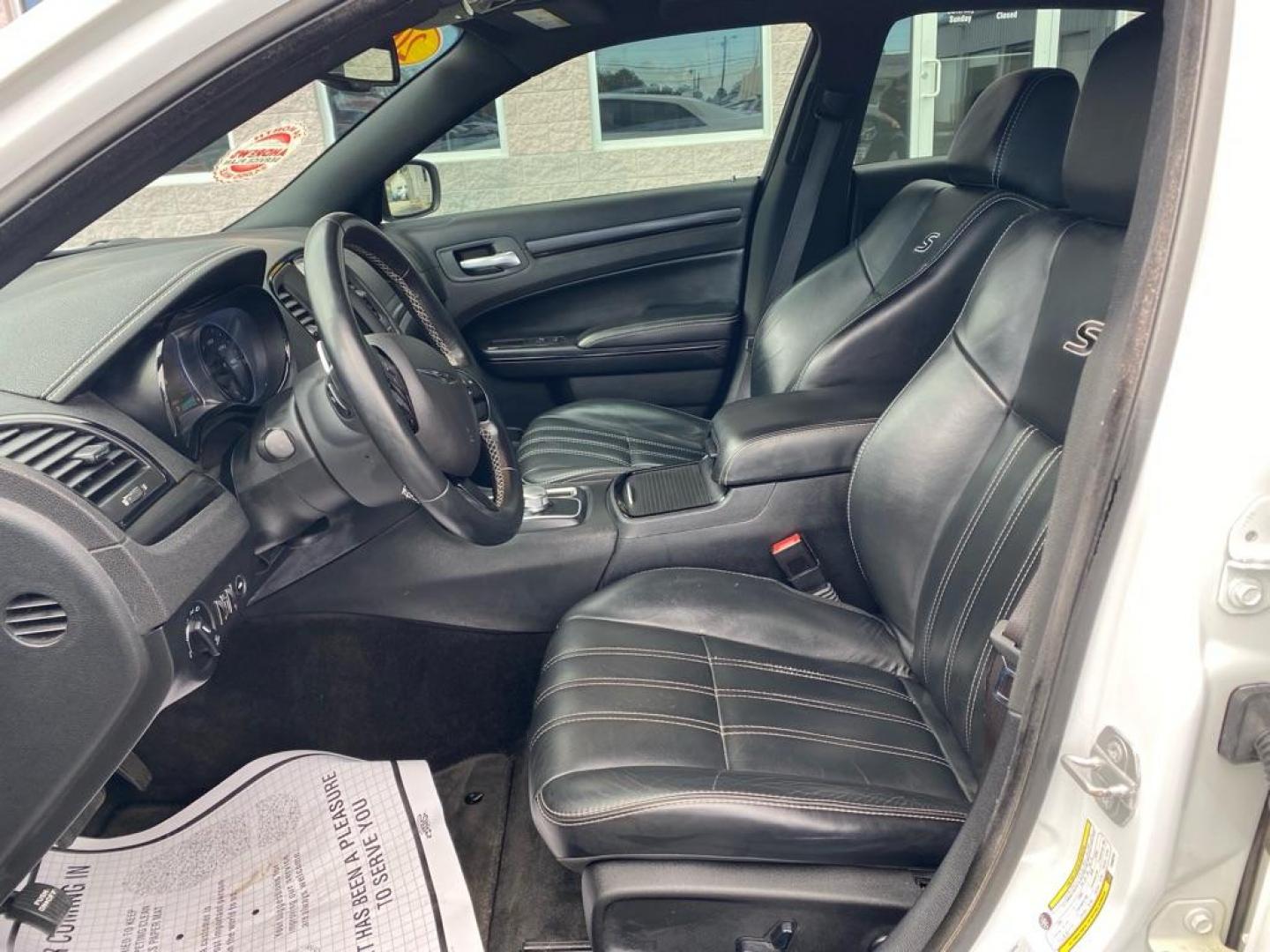 2015 WHITE CHRYSLER 300 S (2C3CCABG2FH) with an 3.6L engine, Automatic transmission, located at 3100 Covert Avenue, Evansville, IN, 47714, (812) 473-4492, 37.955418, -87.512238 - Photo#4