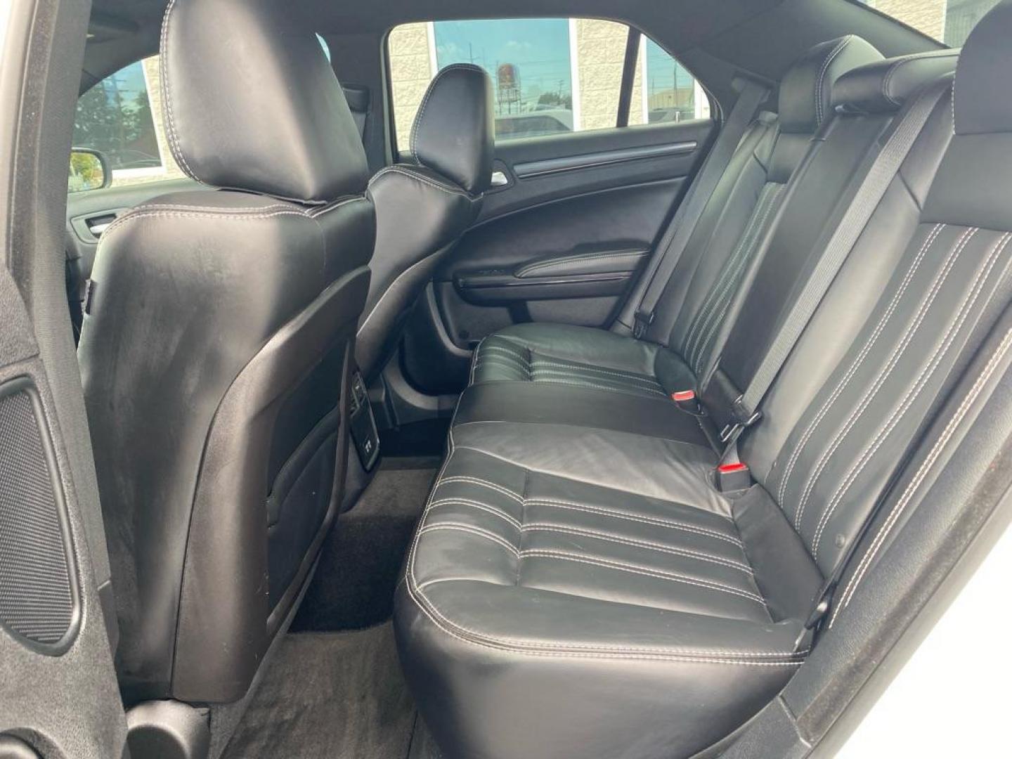 2015 WHITE CHRYSLER 300 S (2C3CCABG2FH) with an 3.6L engine, Automatic transmission, located at 3100 Covert Avenue, Evansville, IN, 47714, (812) 473-4492, 37.955418, -87.512238 - Photo#5