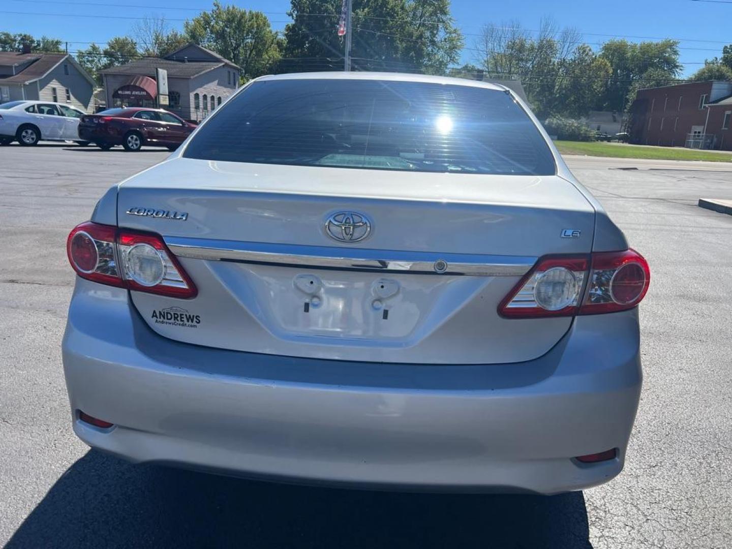 2013 SILVER TOYOTA COROLLA BASE (2T1BU4EEXDC) with an 1.8L engine, Automatic transmission, located at 3100 Covert Avenue, Evansville, IN, 47714, (812) 473-4492, 37.955418, -87.512238 - Photo#2