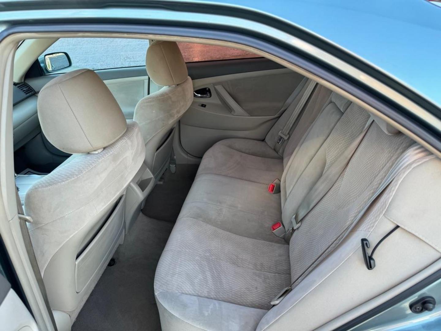 2011 GREEN TOYOTA CAMRY BASE (4T1BF3EK9BU) with an 2.5L engine, Automatic transmission, located at 3100 Covert Avenue, Evansville, IN, 47714, (812) 473-4492, 37.955418, -87.512238 - Photo#5