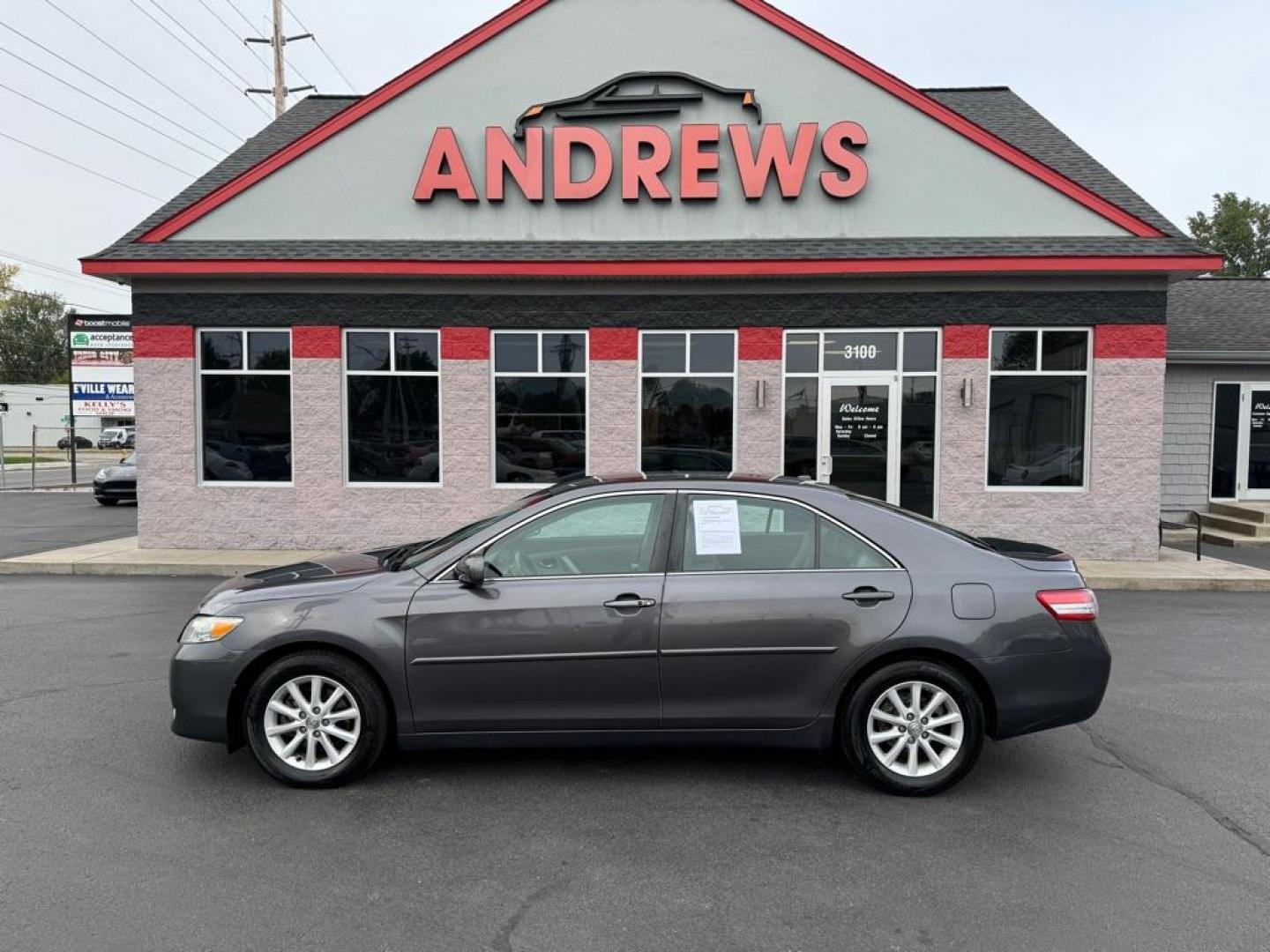 2011 GRAY TOYOTA CAMRY BASE (4T4BF3EK3BR) with an 2.5L engine, Automatic transmission, located at 3100 Covert Avenue, Evansville, IN, 47714, (812) 473-4492, 37.955418, -87.512238 - Photo#0