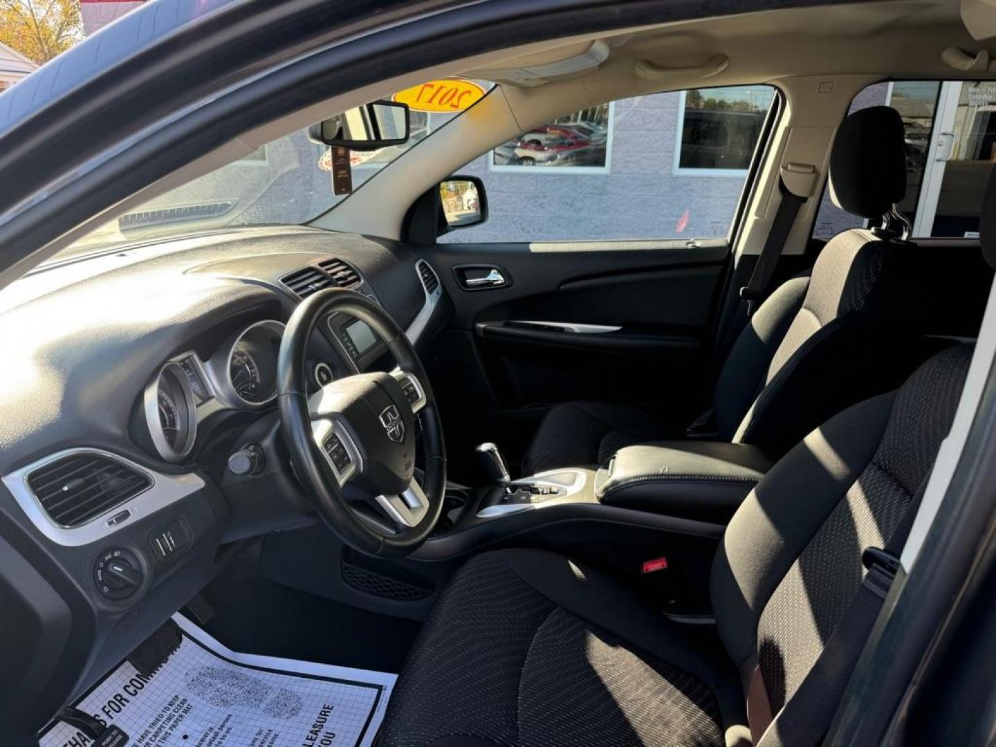 2017 GRAY DODGE JOURNEY SE (3C4PDCAB6HT) with an 2.4L engine, Automatic transmission, located at 3100 Covert Avenue, Evansville, IN, 47714, (812) 473-4492, 37.955418, -87.512238 - Photo#4
