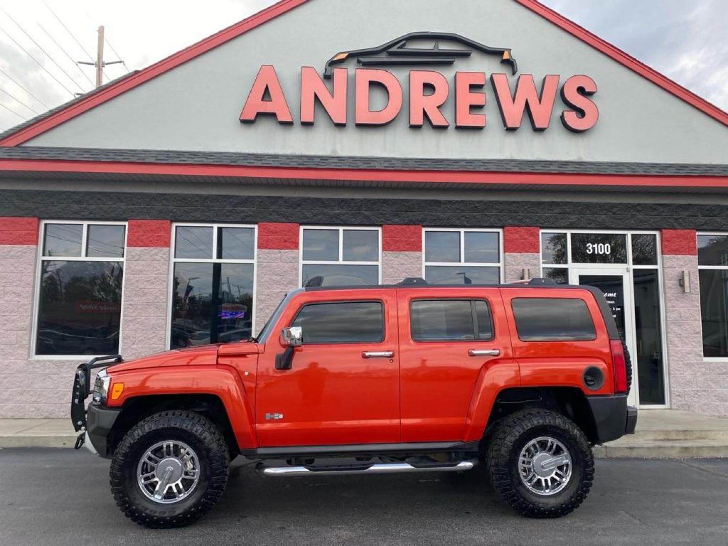 2008 ORANGE HUMMER H3 (5GTEN13E988) with an 3.7L engine, Automatic transmission, located at 3100 Covert Avenue, Evansville, IN, 47714, (812) 473-4492, 37.955418, -87.512238 - Photo#0