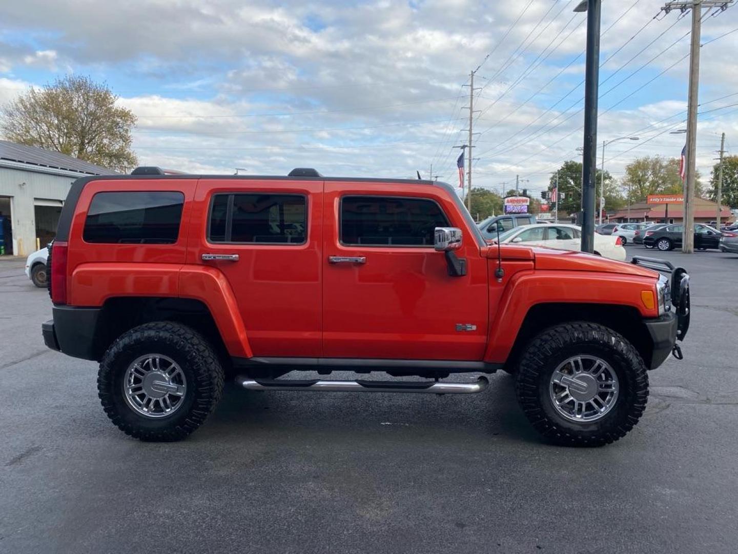 2008 ORANGE HUMMER H3 (5GTEN13E988) with an 3.7L engine, Automatic transmission, located at 3100 Covert Avenue, Evansville, IN, 47714, (812) 473-4492, 37.955418, -87.512238 - Photo#2