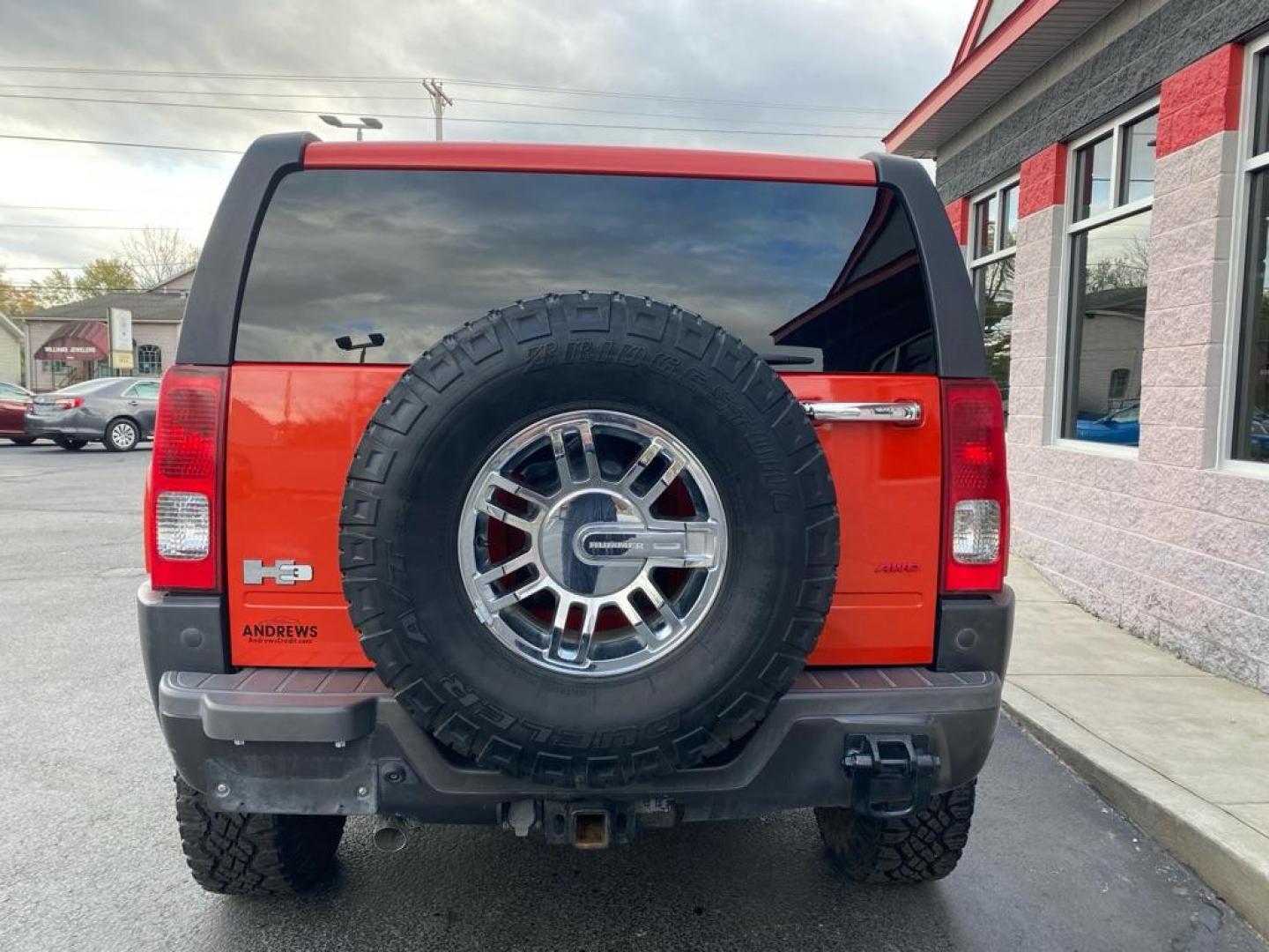 2008 ORANGE HUMMER H3 (5GTEN13E988) with an 3.7L engine, Automatic transmission, located at 3100 Covert Avenue, Evansville, IN, 47714, (812) 473-4492, 37.955418, -87.512238 - Photo#3