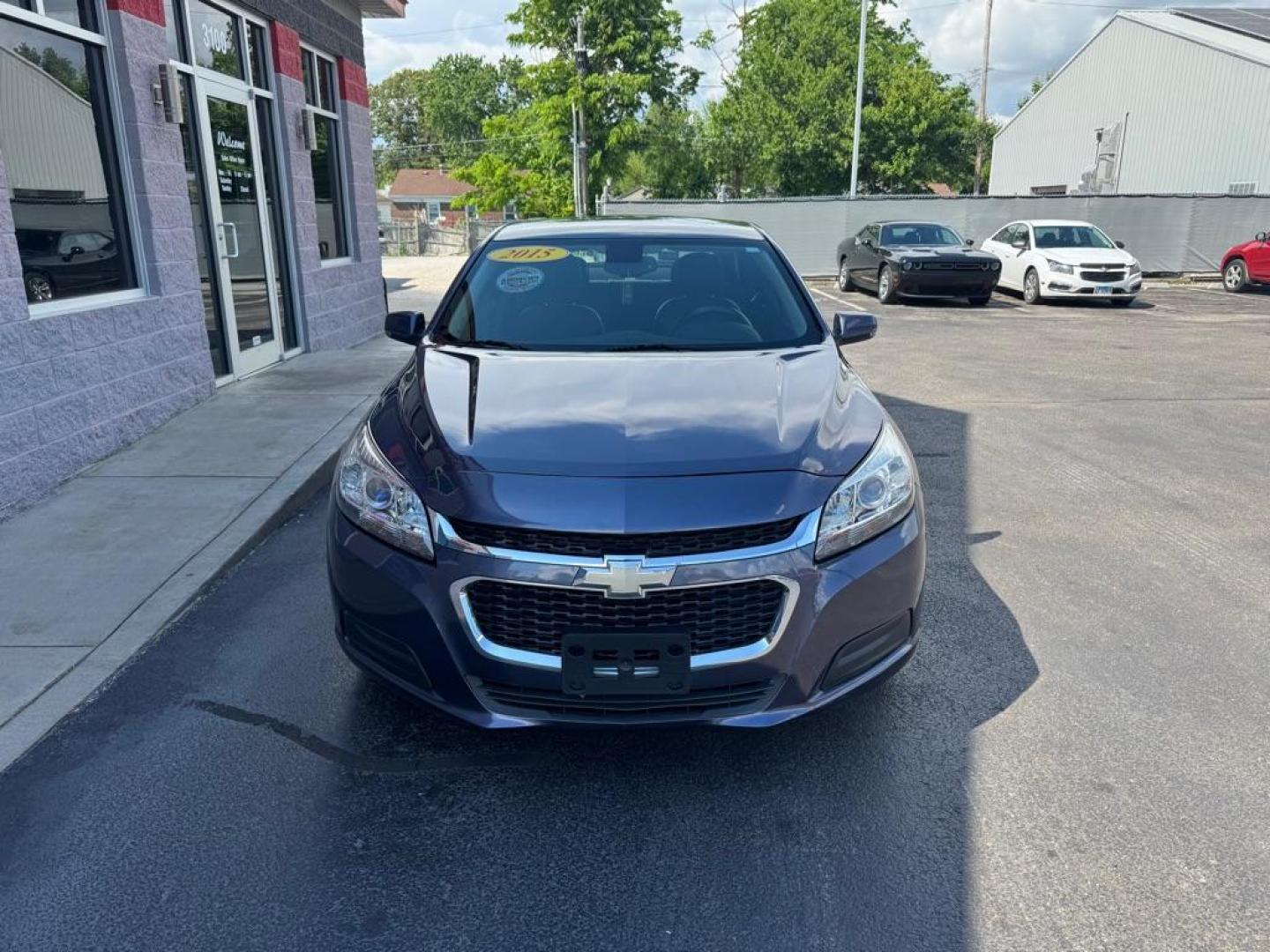 2015 BLUE CHEVROLET MALIBU 1LT (1G11C5SL5FF) with an 2.5L engine, Automatic transmission, located at 3100 Covert Avenue, Evansville, IN, 47714, (812) 473-4492, 37.955418, -87.512238 - Photo#1