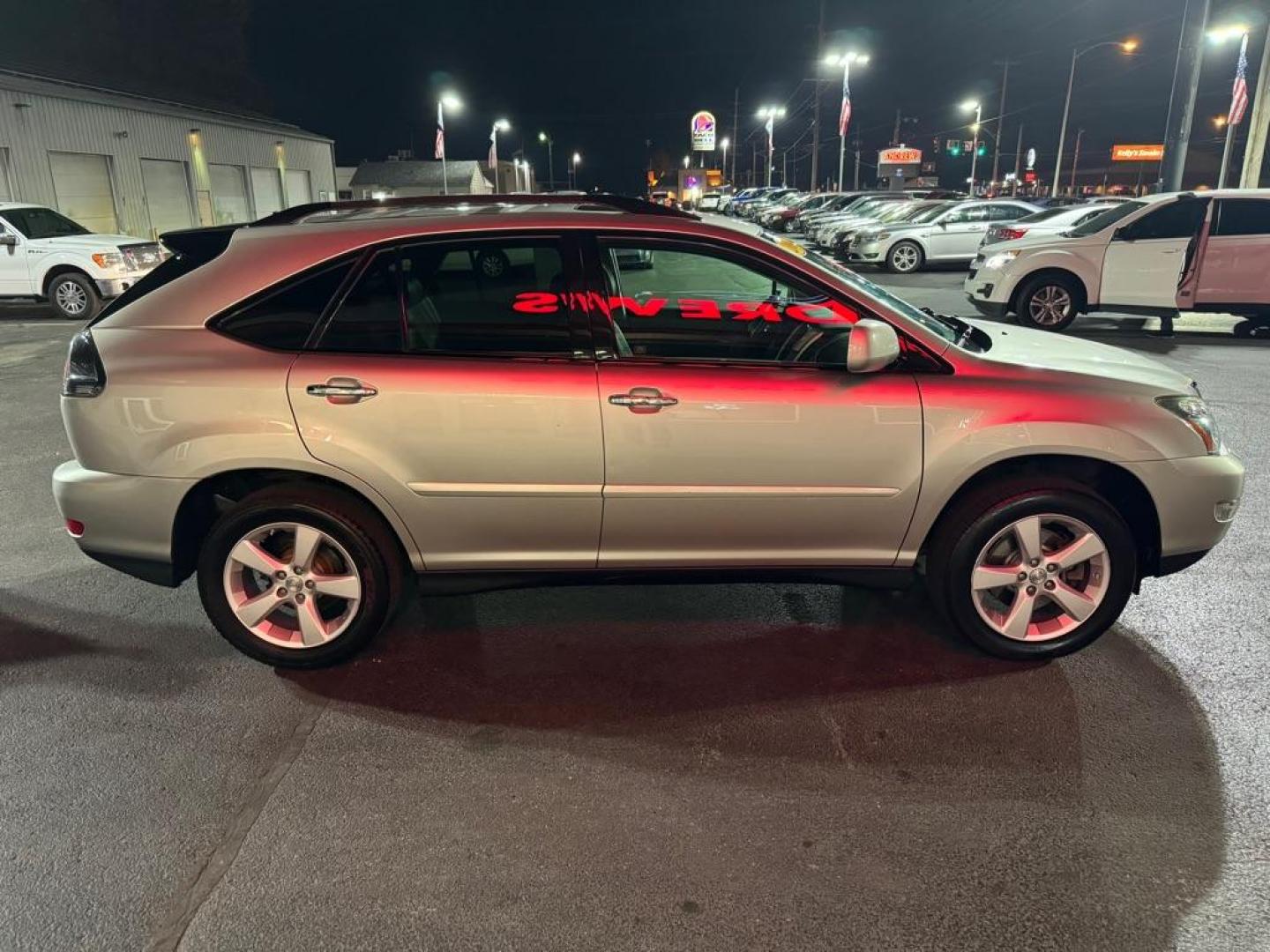 2008 SILVER LEXUS RX350 (2T2HK31U38C) with an 3.5L engine, Automatic transmission, located at 3100 Covert Avenue, Evansville, IN, 47714, (812) 473-4492, 37.955418, -87.512238 - Photo#2