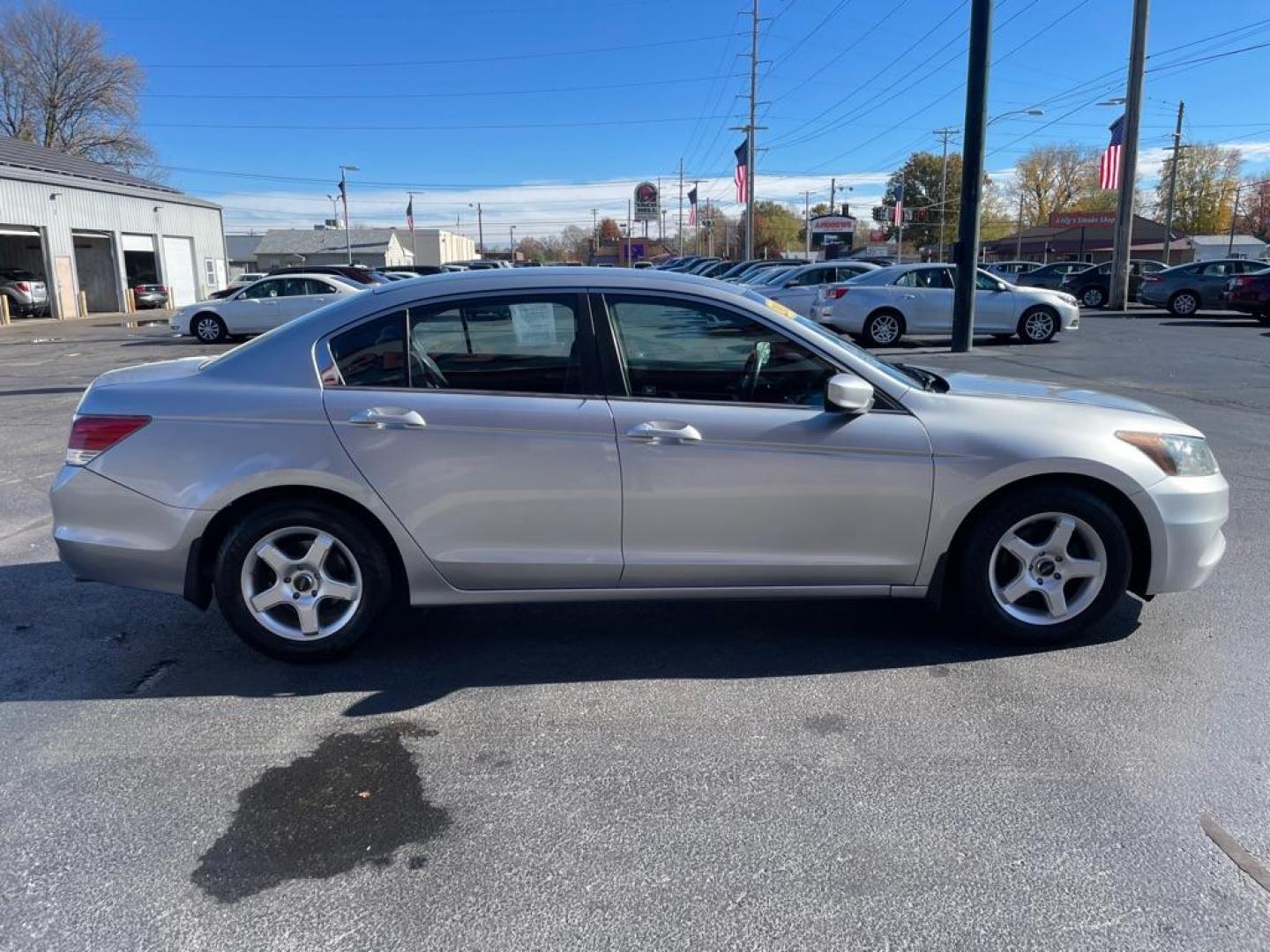 2012 SILVER HONDA ACCORD LXP (1HGCP2F4XCA) with an 2.4L engine, Automatic transmission, located at 3100 Covert Avenue, Evansville, IN, 47714, (812) 473-4492, 37.955418, -87.512238 - Photo#2