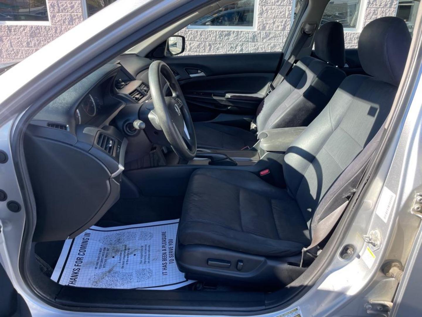 2012 SILVER HONDA ACCORD LXP (1HGCP2F4XCA) with an 2.4L engine, Automatic transmission, located at 3100 Covert Avenue, Evansville, IN, 47714, (812) 473-4492, 37.955418, -87.512238 - Photo#5