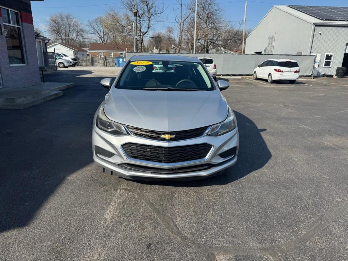 2017 SILVER CHEVROLET CRUZE LT (3G1BE6SM5HS) with an 1.4L engine, Automatic transmission, located at 3100 Covert Avenue, Evansville, IN, 47714, (812) 473-4492, 37.955418, -87.512238 - Photo#1