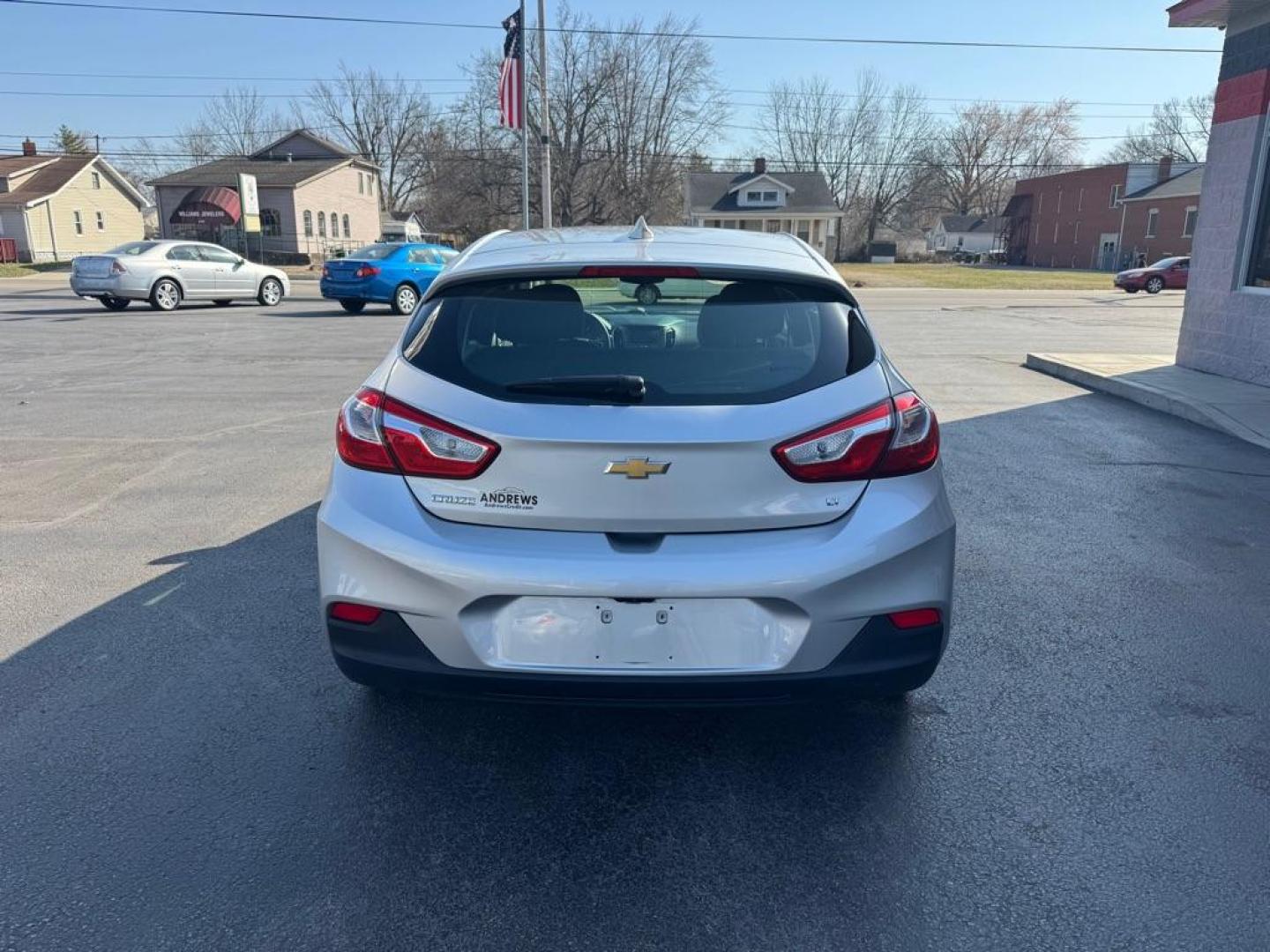 2017 SILVER CHEVROLET CRUZE LT (3G1BE6SM5HS) with an 1.4L engine, Automatic transmission, located at 3100 Covert Avenue, Evansville, IN, 47714, (812) 473-4492, 37.955418, -87.512238 - Photo#3
