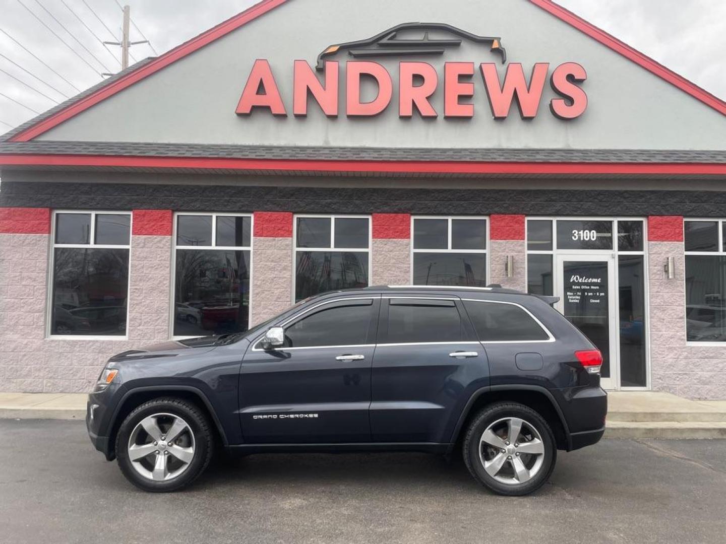 2014 BLUE JEEP GRAND CHEROKEE LIMITED (1C4RJFBGXEC) with an 3.6L engine, Automatic transmission, located at 3100 Covert Avenue, Evansville, IN, 47714, (812) 473-4492, 37.955418, -87.512238 - Photo#0