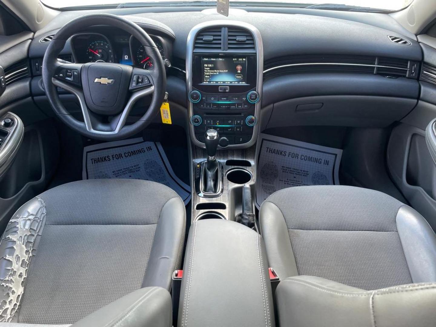 2014 GRAY CHEVROLET MALIBU 1LT (1G11C5SL9EF) with an 2.5L engine, Automatic transmission, located at 3100 Covert Avenue, Evansville, IN, 47714, (812) 473-4492, 37.955418, -87.512238 - Photo#4