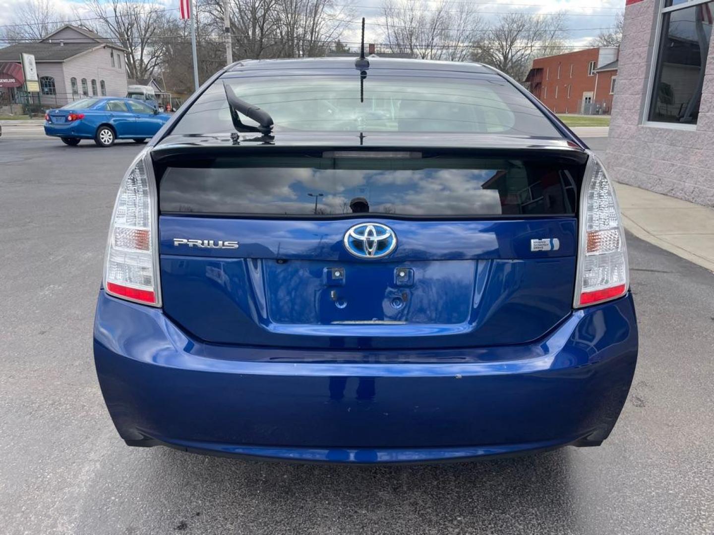 2011 BLUE TOYOTA PRIUS (JTDKN3DU8B0) with an 1.8L engine, Continuously Variable transmission, located at 3100 Covert Avenue, Evansville, IN, 47714, (812) 473-4492, 37.955418, -87.512238 - Photo#3