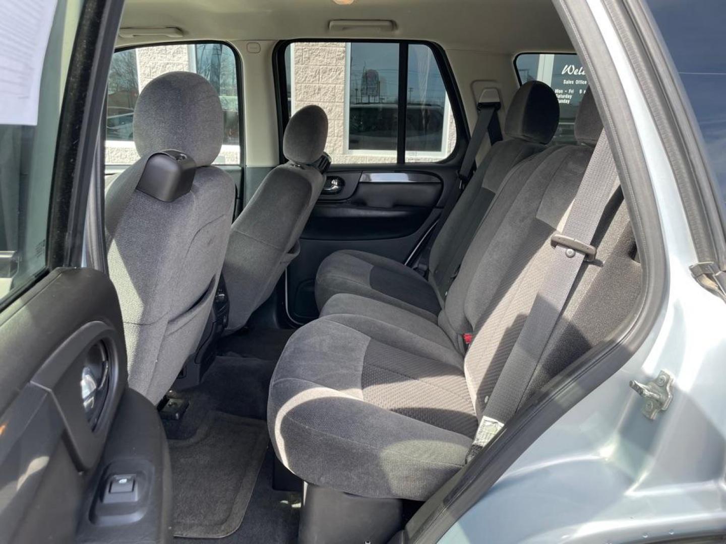2008 SILVER GMC ENVOY SLE (1GKDS13S382) with an 4.2L engine, Automatic transmission, located at 3100 Covert Avenue, Evansville, IN, 47714, (812) 473-4492, 37.955418, -87.512238 - Photo#6
