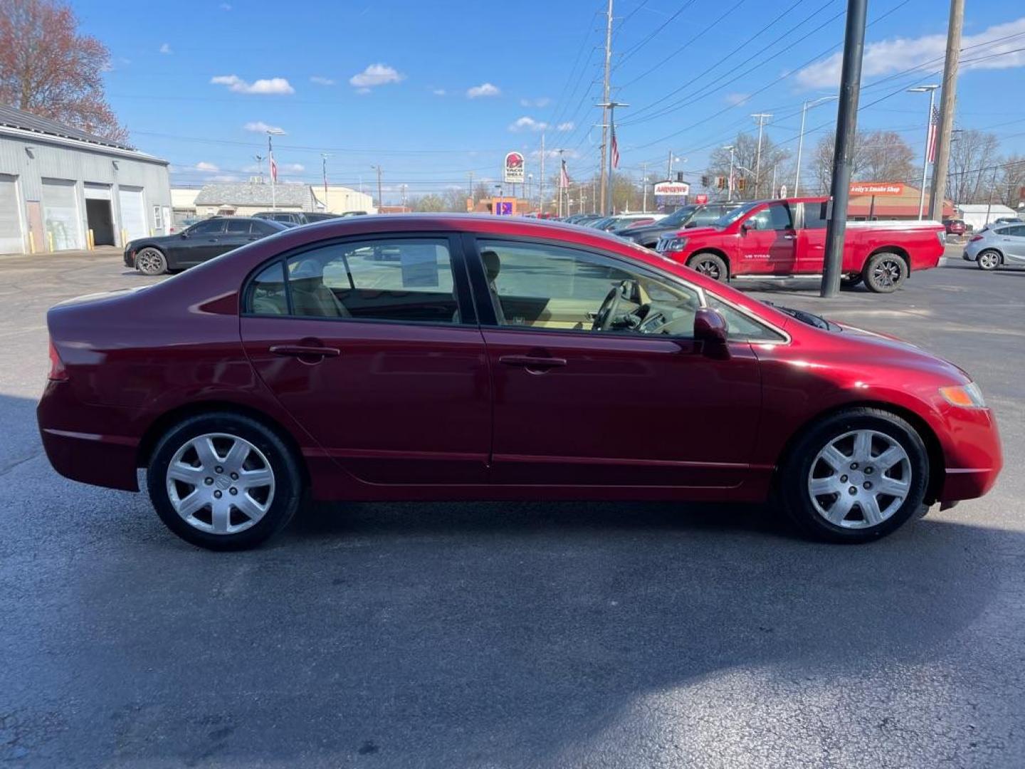 2008 RED HONDA CIVIC LX (2HGFA16528H) with an 1.8L engine, Automatic transmission, located at 3100 Covert Avenue, Evansville, IN, 47714, (812) 473-4492, 37.955418, -87.512238 - Photo#2