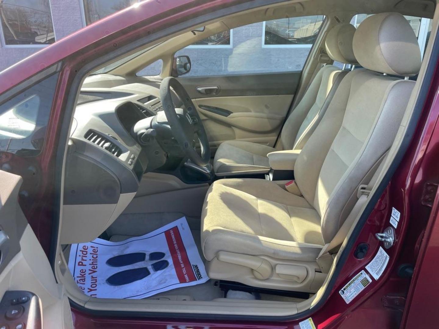 2008 RED HONDA CIVIC LX (2HGFA16528H) with an 1.8L engine, Automatic transmission, located at 3100 Covert Avenue, Evansville, IN, 47714, (812) 473-4492, 37.955418, -87.512238 - Photo#5