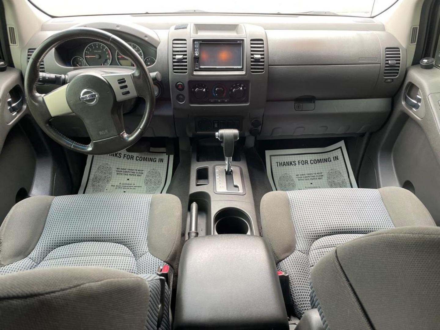 2006 SILVER NISSAN FRONTIER CREW CAB LE (1N6AD07U56C) with an 4.0L engine, Automatic transmission, located at 3100 Covert Avenue, Evansville, IN, 47714, (812) 473-4492, 37.955418, -87.512238 - Photo#4