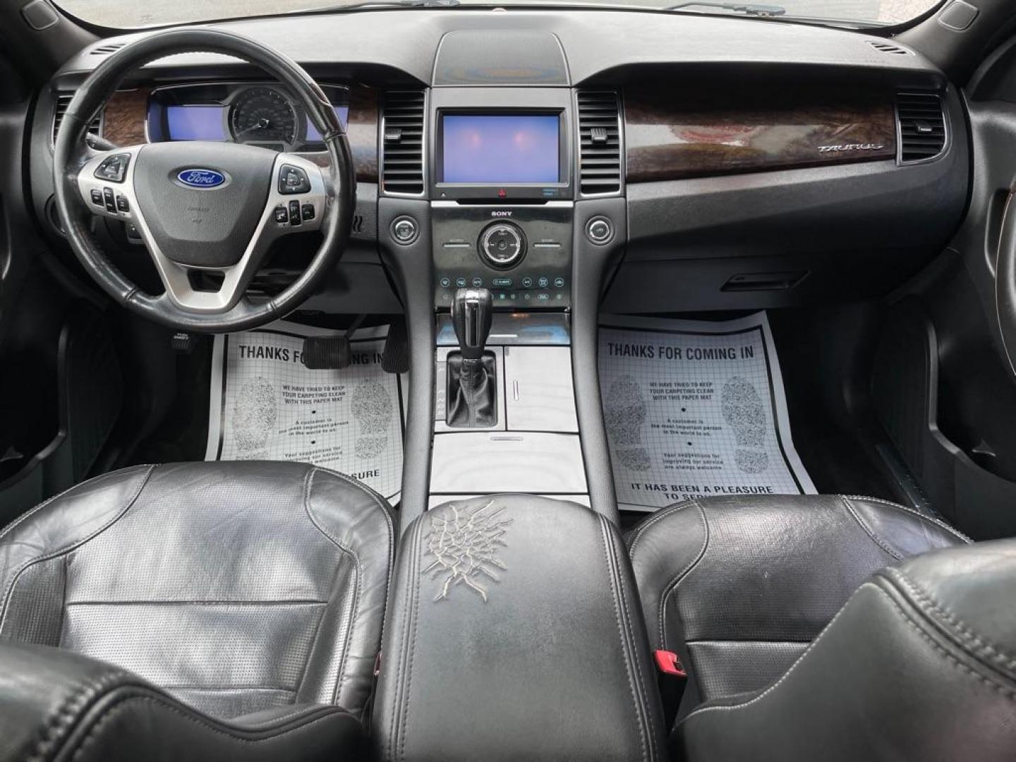 2013 SILVER FORD TAURUS LIMITED (1FAHP2F81DG) with an 3.5L engine, Automatic transmission, located at 3100 Covert Avenue, Evansville, IN, 47714, (812) 473-4492, 37.955418, -87.512238 - Photo#4