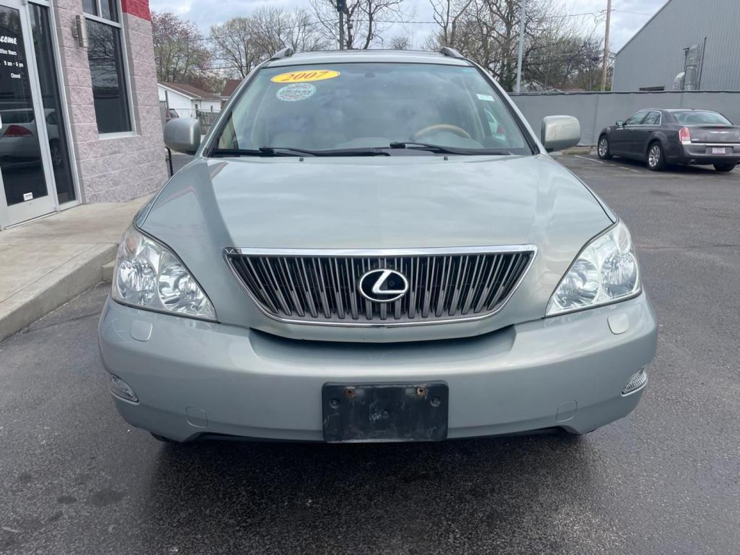 2007 SILVER LEXUS RX 350 (2T2HK31U87C) with an 3.5L engine, Automatic transmission, located at 3100 Covert Avenue, Evansville, IN, 47714, (812) 473-4492, 37.955418, -87.512238 - Photo#1