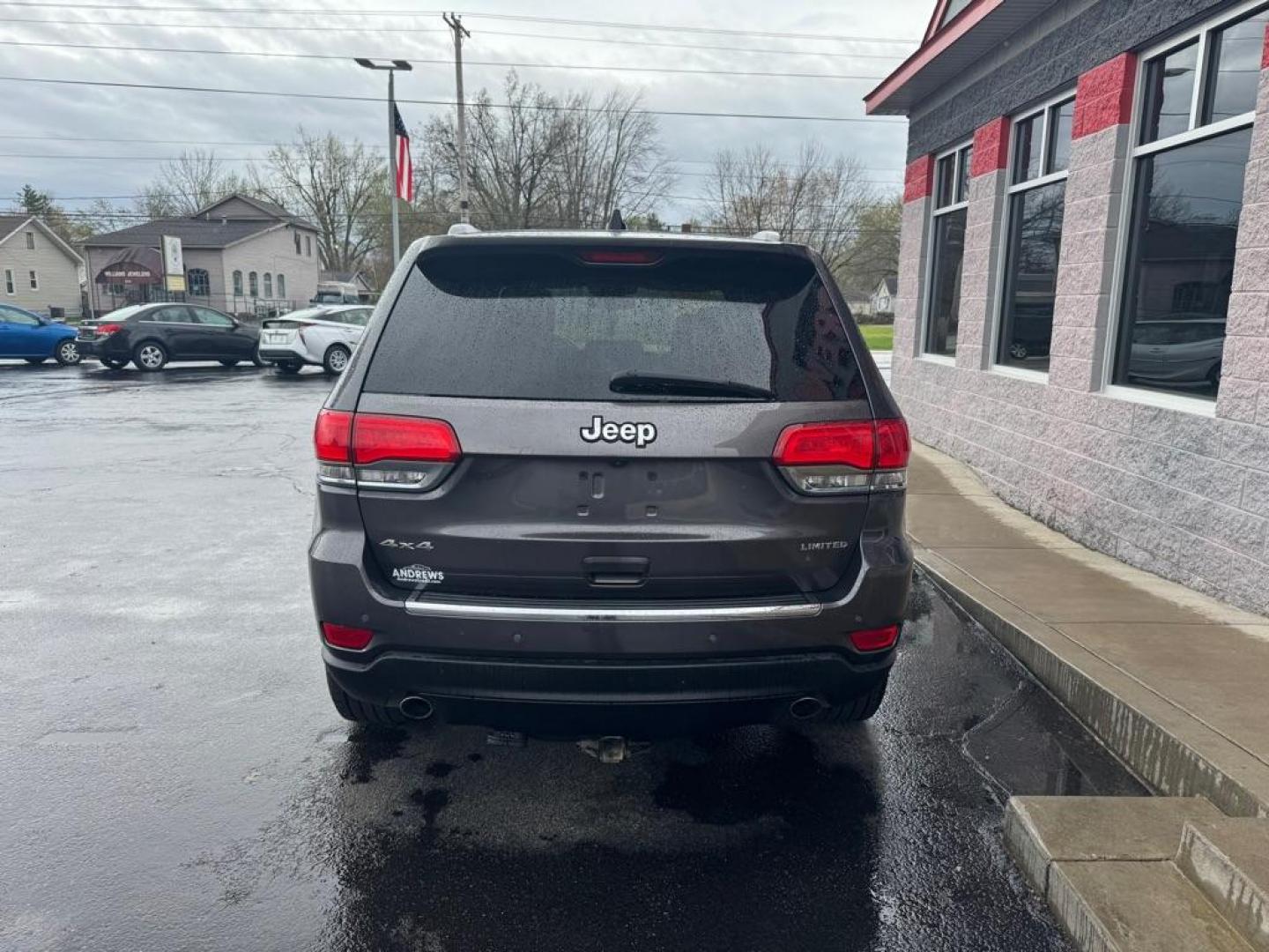 2014 GRAY JEEP GRAND CHEROKEE LIMITED (1C4RJFBG8EC) with an 3.6L engine, Automatic transmission, located at 3100 Covert Avenue, Evansville, IN, 47714, (812) 473-4492, 37.955418, -87.512238 - Photo#3