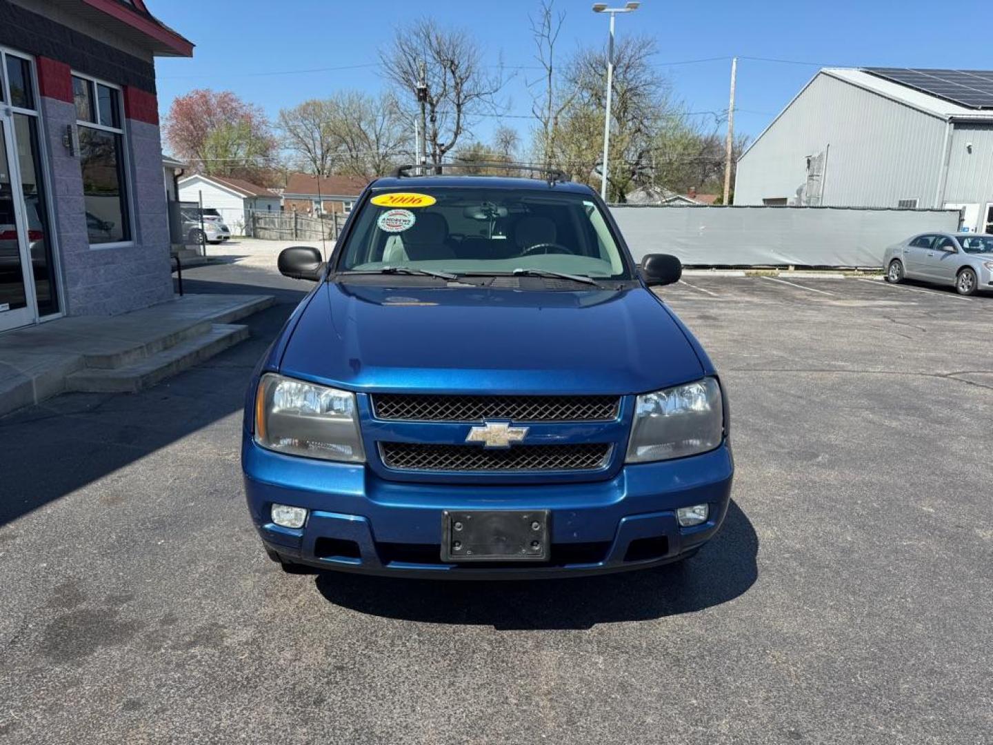 2006 BLUE CHEVROLET TRAILBLAZER LS (1GNDS13S262) with an 4.2L engine, Automatic transmission, located at 3100 Covert Avenue, Evansville, IN, 47714, (812) 473-4492, 37.955418, -87.512238 - Photo#1