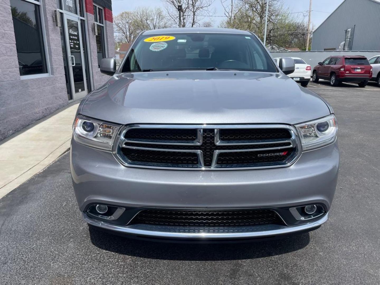 2019 SILVER DODGE DURANGO SXT (1C4RDHAG5KC) with an 3.6L engine, Automatic transmission, located at 3100 Covert Avenue, Evansville, IN, 47714, (812) 473-4492, 37.955418, -87.512238 - Photo#1