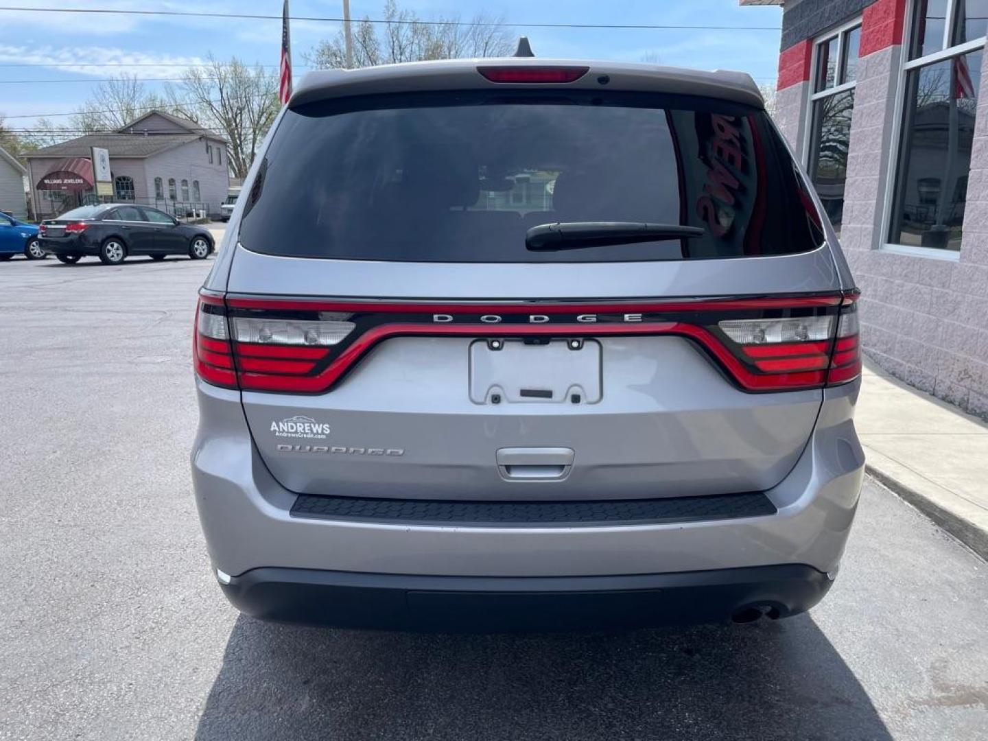 2019 SILVER DODGE DURANGO SXT (1C4RDHAG5KC) with an 3.6L engine, Automatic transmission, located at 3100 Covert Avenue, Evansville, IN, 47714, (812) 473-4492, 37.955418, -87.512238 - Photo#3