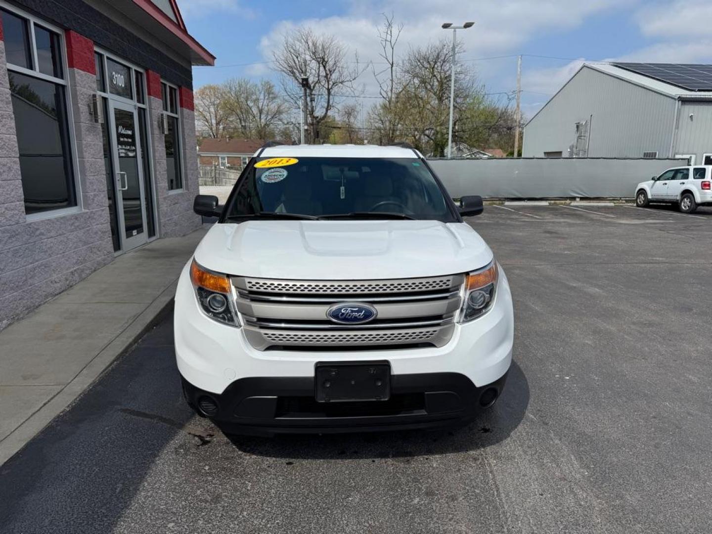 2013 WHITE FORD EXPLORER (1FM5K7B83DG) with an 3.5L engine, Automatic transmission, located at 3100 Covert Avenue, Evansville, IN, 47714, (812) 473-4492, 37.955418, -87.512238 - Photo#1