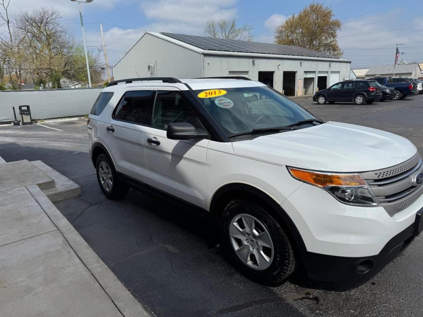 2013 WHITE FORD EXPLORER (1FM5K7B83DG) with an 3.5L engine, Automatic transmission, located at 3100 Covert Avenue, Evansville, IN, 47714, (812) 473-4492, 37.955418, -87.512238 - Photo#2