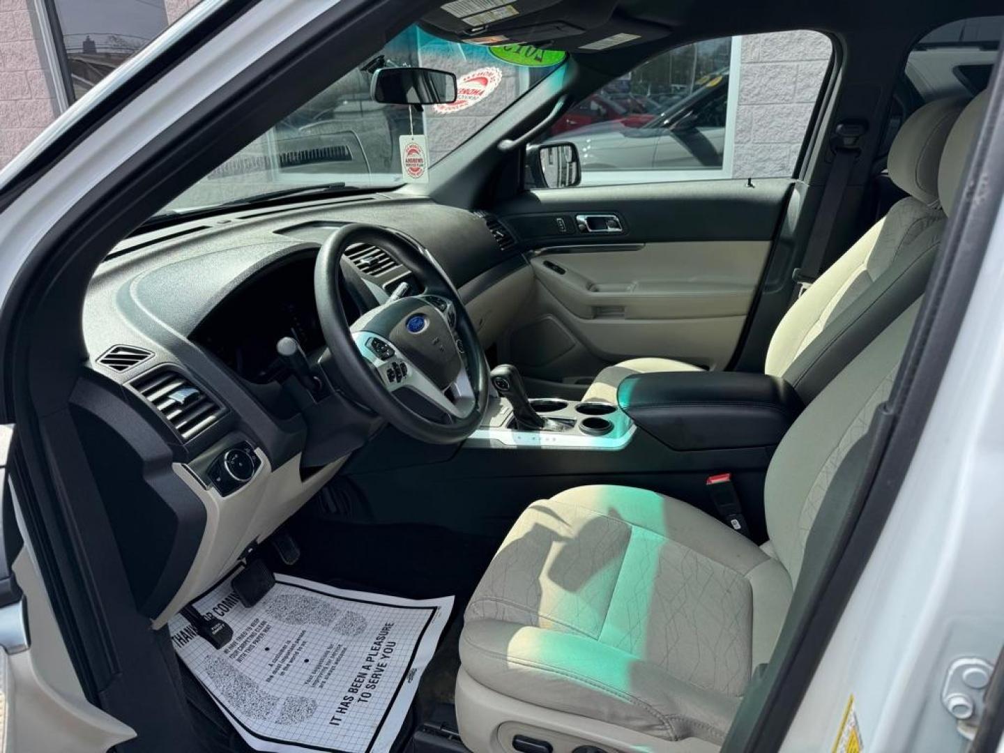 2013 WHITE FORD EXPLORER (1FM5K7B83DG) with an 3.5L engine, Automatic transmission, located at 3100 Covert Avenue, Evansville, IN, 47714, (812) 473-4492, 37.955418, -87.512238 - Photo#4